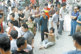逾期催收上门贴条：揭秘催收新手段及其应对策略